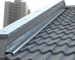 Industria de calhas e rufos Industria de calhas e rufos