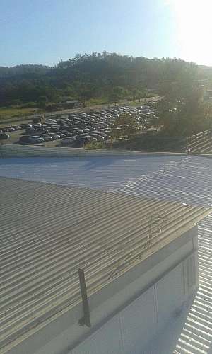 Manutenção de calhas e telhados Manutenção de calhas e telhados